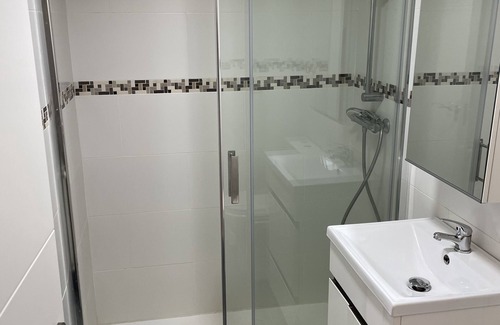 San Sebastian Apartment | Cozy Apartment near La Concha Beach with Spa and Hot Tub