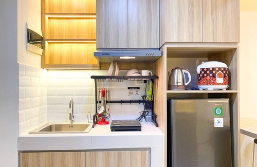 Cikarang Apartment | Cozy Studio Retreat at Pollux Chadstone with Pool Access