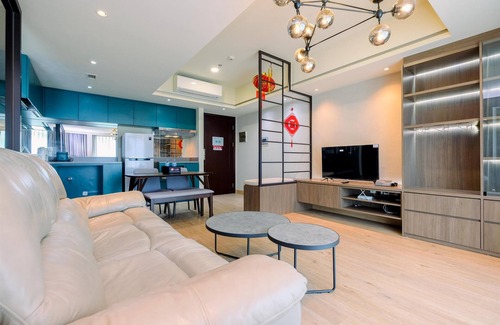 Kelapa Gading Timur Apartment | Elegant 1BR Apartment at Kensington Royal Suites