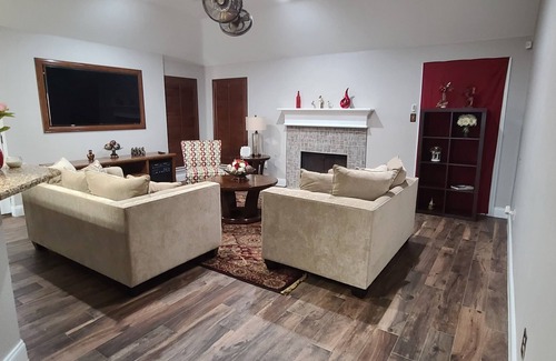 North Central Carrollton House | Elegant Home Near DFW Airport with Family-Friendly Amenities