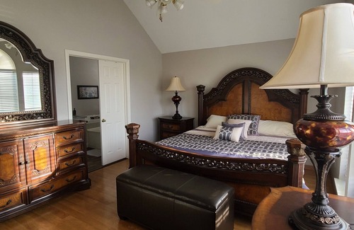 North Central Carrollton House | Elegant Home Near DFW Airport with Family-Friendly Amenities