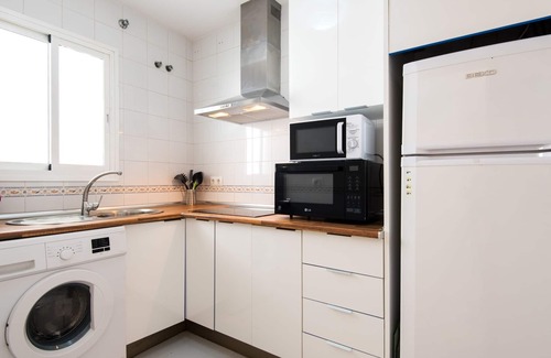 La Trinidad Apartment | Stylish Apartment with Spa, Kitchen & Child-Friendly Spaces