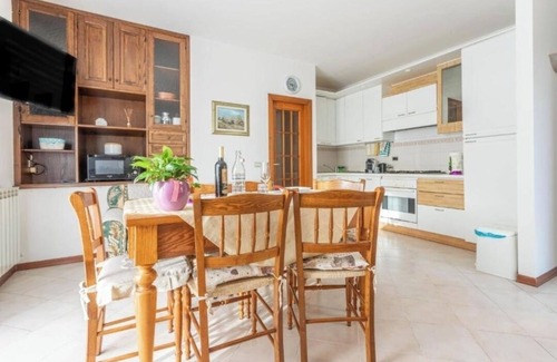 Sasso d'Ombrone Apartment | Quiet Family Apartment with Kitchen and Breakfast Included