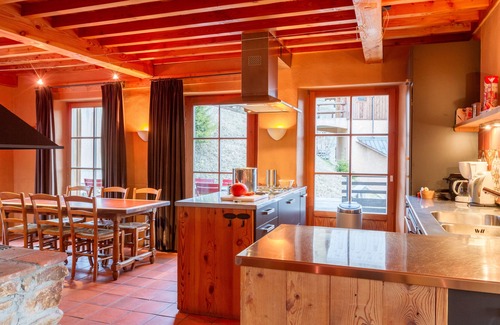 Villard-Reculas Apartment | Elegant Apartment with Spa, Pool & Breathtaking Views