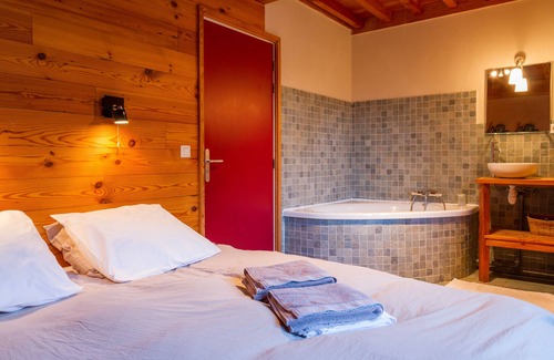 Villard-Reculas Apartment | Elegant Apartment with Spa, Pool & Breathtaking Views