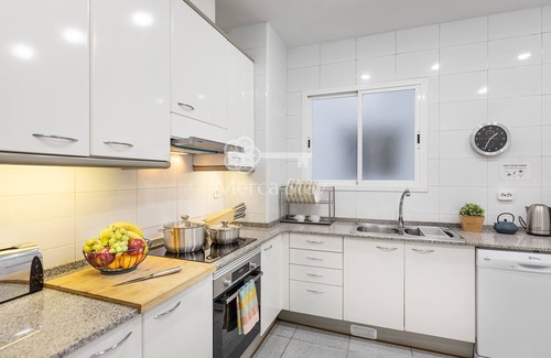 Dreta de l'Eixample Condo | Spacious Apartment with Ocean View Near Passeig de Gràcia