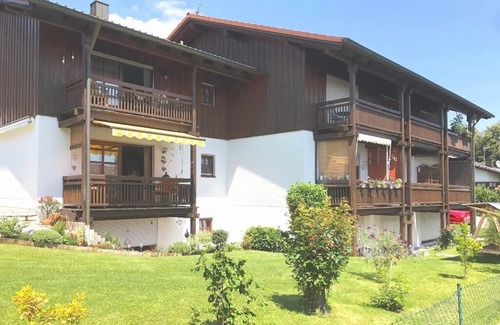 Bad Griesbach im Rottal Apartment | Cozy Apartment for 2 at Lindenfeld with Breakfast Included