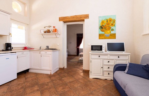 Strassoldo Apartment | Cozy Apartment for 5 with A/C, WIFI and Pet-Friendly Perks
