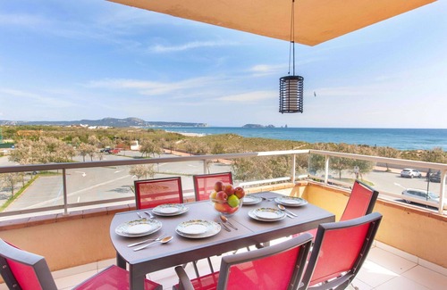 Mas Pinell Apartment | Relaxing Apartment for 6 with Pool, Terrace & Ocean View