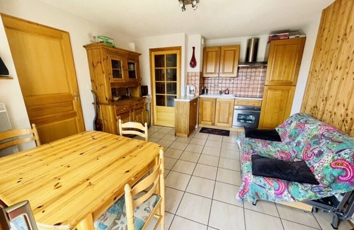 Monetier-les-Bains Apartment | Relaxing Retreat with Mountain View and Free Wifi
