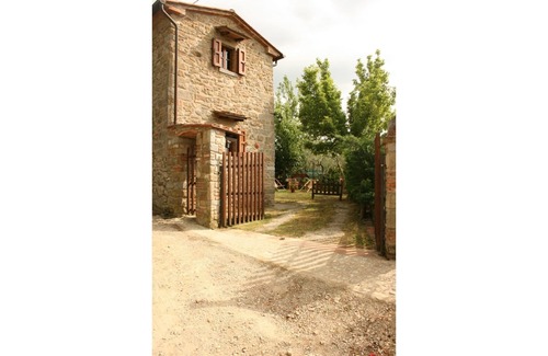 Montecchio Apartment | Cozy Apartment for 4 with Kitchen near Charming Cortona