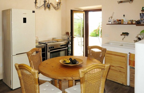 Cologna Spiaggia Villa | Tranquil Villa Apartment with Private Pool & Ocean Views