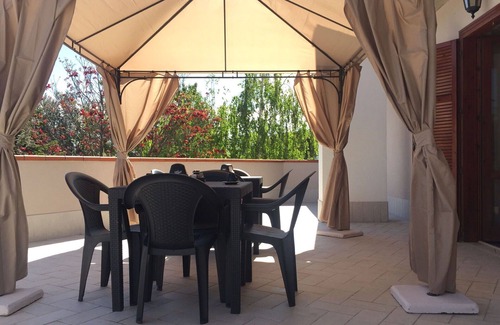 Roseto degli Abruzzi Villa | Cozy Villa Apartment for 6 with Ocean View and Free WIFI