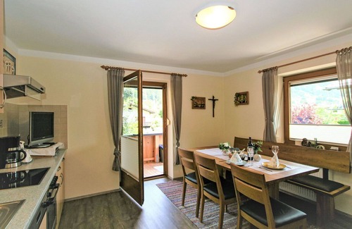 Ramsau im Zillertal Apartment | Nice apartment for 6 people with WIFI, TV and balcony