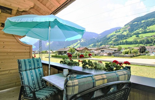 Ramsau im Zillertal Apartment | Nice apartment for 6 people with WIFI, TV and balcony