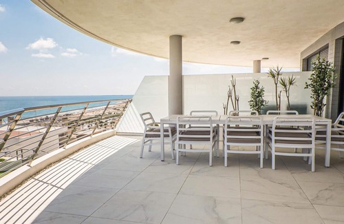 Els Arenals del Sol Apartment | Spacious 3-Bedroom Retreat in Los Arenales del Sol
