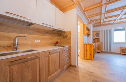 Campitello di Fassa Apartment | Cozy Bilocale Fiore: Pet-Friendly Stay with Breakfast & Kitchen