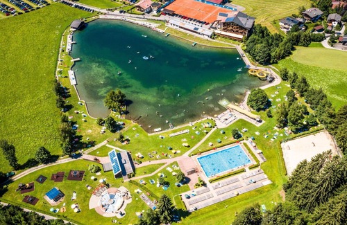 Kirchberg in Tirol Apartment | Nice apartment for 4 guests with pool, WIFI, TV and terrace