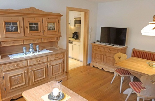 Ried im Oberinntal Apartment | Inviting Apartment for 4 with Lake View and WIFI