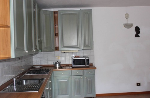 Castelletto House | Charming Apartment with Courtyard, Garden & Breakfast