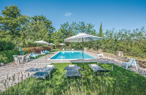 Greve in Chianti Apartment | Cozy 1 Bedroom Retreat in Greve In Chianti with Spa