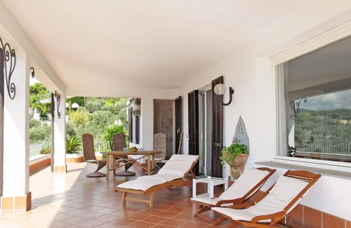 Monade Santa Lucia Villa | Inviting Villa Apartment with Pool, Ocean Views & Free WIFI