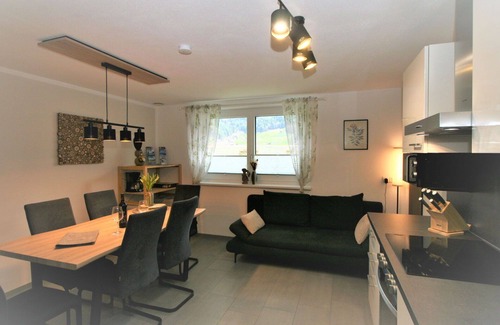 Finsing Apartment | Cozy Apartment for 5 with Lake View, Terrace & Parking