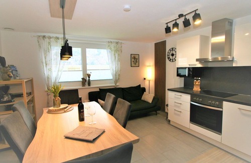 Finsing Apartment | Cozy Apartment for 5 with Lake View, Terrace & Parking