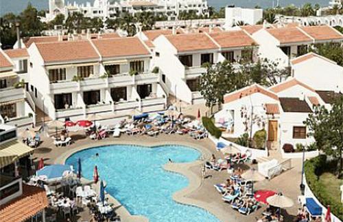 San Eugenio Apartment | Inviting Beachfront Apartment with Pool and Ocean View