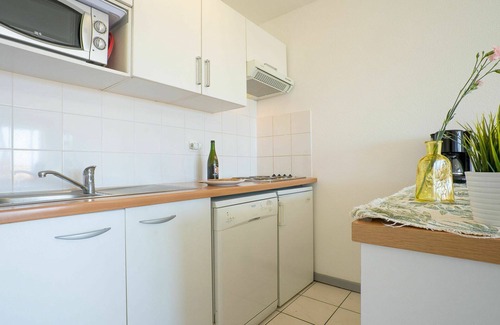 Ciboure Apartment | Inviting Apartment for 6 with Pool, Terrace & Pet-Friendly