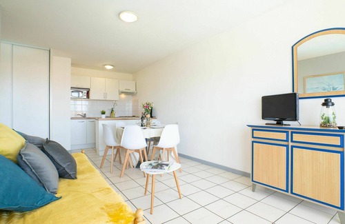 Ciboure Apartment | Inviting Apartment for 6 with Pool, Terrace & Pet-Friendly