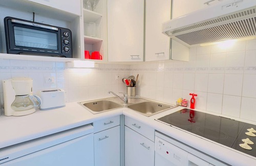 Saint-Martin-de-Re Apartment | Cozy Apartment Steps from the Port of Saint Martin