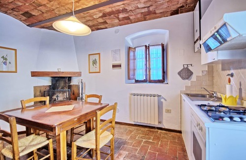 San Casciano in Val di Pesa Apartment | Top-Rated Apartment with Pool & Pet-Friendly Comfort near Greve