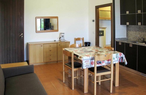 Crociale Apartment | Stylish Apartment for 4 with Pool, WIFI & Pet Friendly