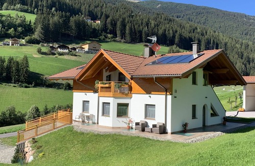 Sarentino Apartment | Cozy Apartment for 6 with WIFI, Balcony & Parking Access