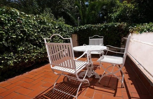 Los Jardines Apartment | Convenient Apartment Steps from the City Center