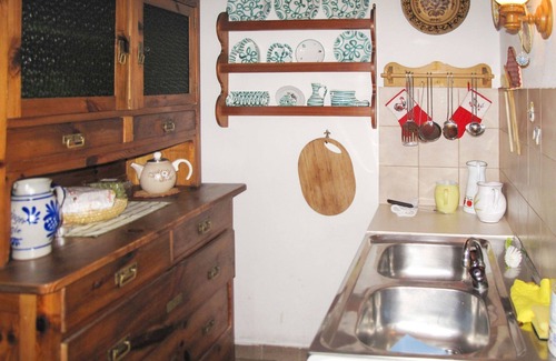 Treffen Villa | Cozy Villa Apartment for 4 with PETS, WIFI & Lake Views