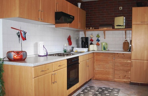 Roggentin Apartment | Inviting 2-Bedroom Retreat in Mirow OT Qualzow