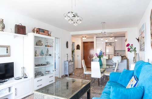 Estepona Apartment | Top-Rated Marina Apartment with Pool and Spa Amenities