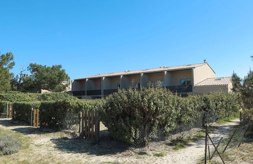 Carcans Plage Apartment | Charming Apartment for 6 with Oceanfront Views and Pets Welcome