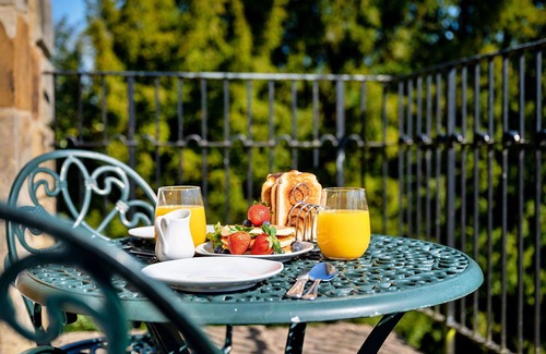 Thirsk Apartment | Nice apartment for 4 guests with pool, hot tub, WIFI and terrace