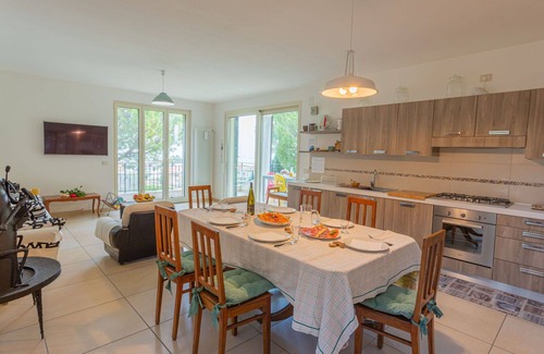 Foggetta Apartment | Spacious Apartment for 10 with Ocean View and Pet Friendly
