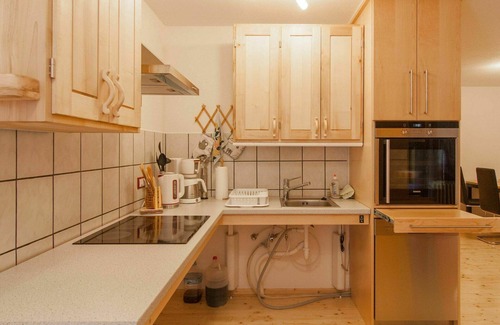 Trarbach Apartment | Spacious Apartment for 19 with Hot Tub & Pet-Friendly Options