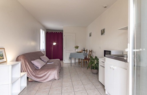 Gardanne Apartment | Cozy Apartment with WIFI, Terrace & Panoramic Views