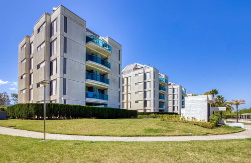Vergel Apartment | Cozy Apartment for Two with Pool, Ocean View & Pets Welcome