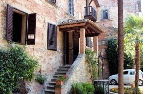 Lucignano Apartment | Cozy Apartment for 2 with Pool & A/C Near Montepulciano