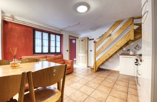 Macugnaga Apartment | Cozy Apartment with Panoramic Views and Pet-Friendly Perks
