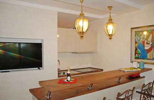 Bigogno Apartment | Cozy Apartment with Pool, Balcony & Free WIFI for 3