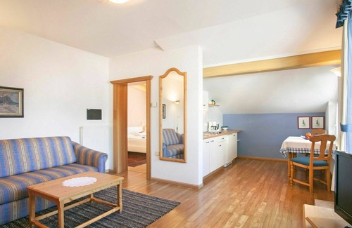 Postal Apartment | Cozy Apartment for Two with Pool, A/C, and Free Parking