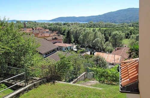 Fondotoce Apartment | Cozy Apartment for 3: WIFI, Pool, and Lake Views Await